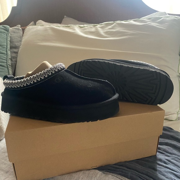 Black Slip-On Shoes with Patterned Trim - Picture 1 of 4